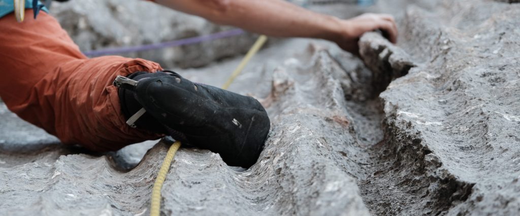 klettern_salzburg_hochkoenig_kletterschuhe_wasserrillen_kalk-1920x800